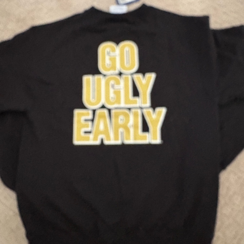 Champion Black Crewneck Sweater with Harry's Chocolate Shop Design - Picture 2 of 2